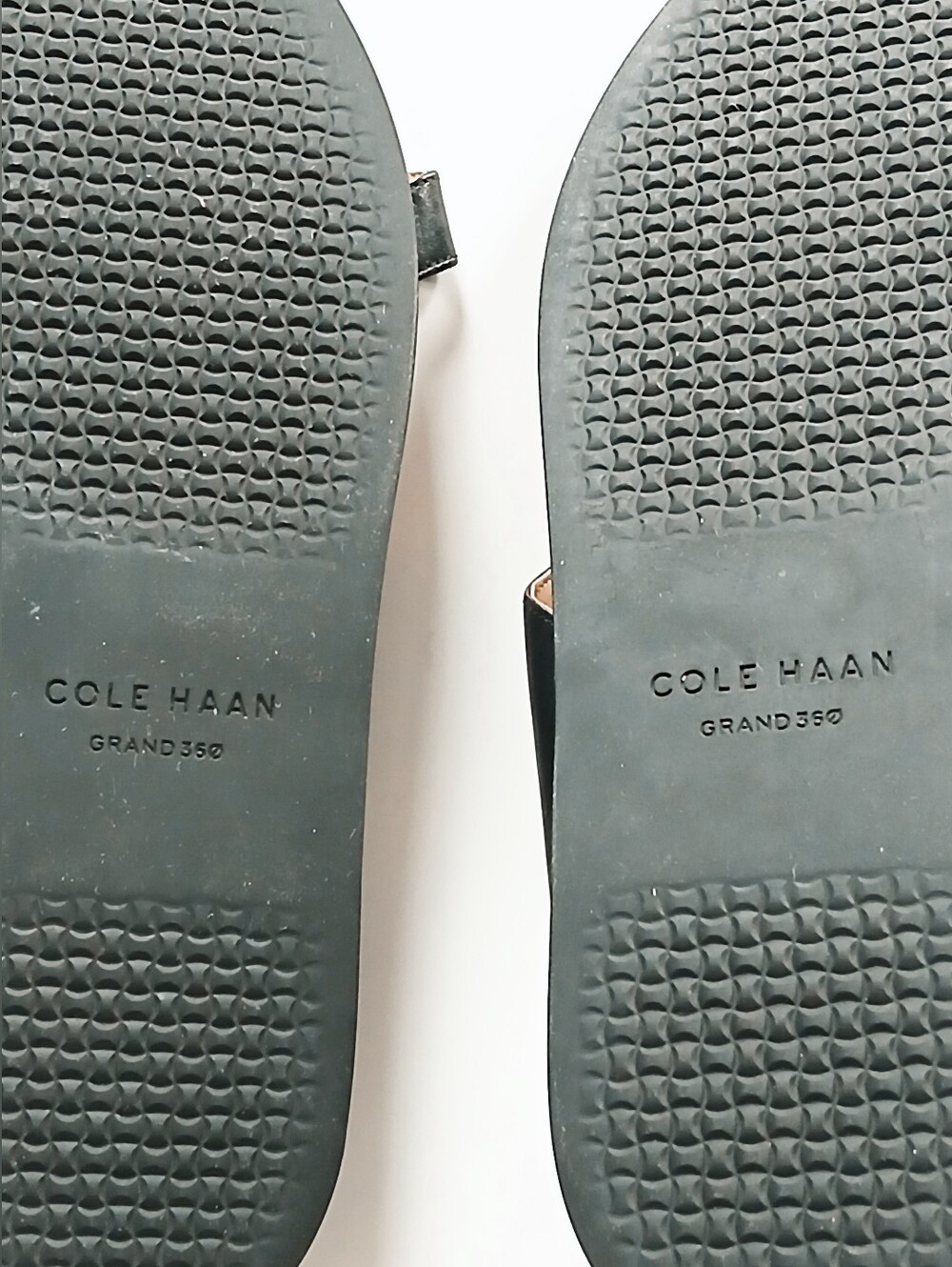 EUC Cole Haan Mirabelle Women's Strappy Flat Black Leather Sandals, Size 10B - Picture 4 of 11